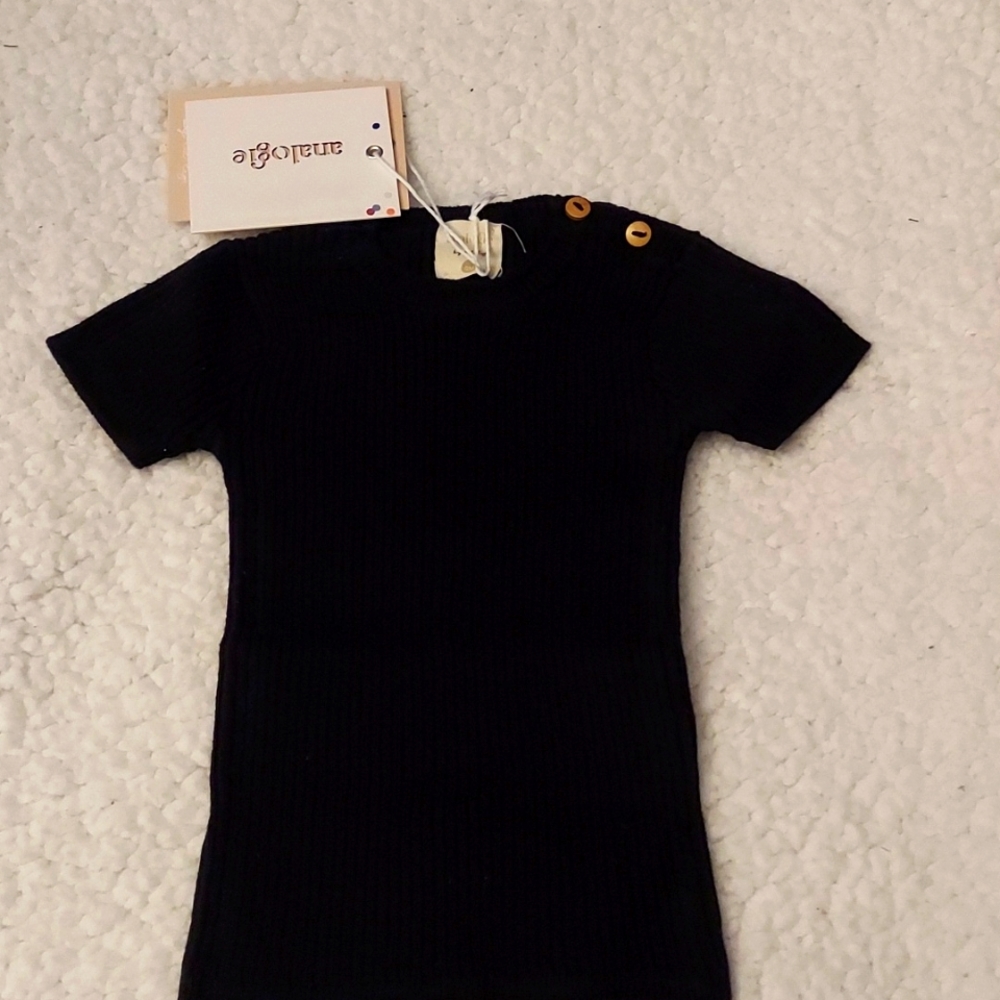 Analogie ribbed black short sleeve sweater